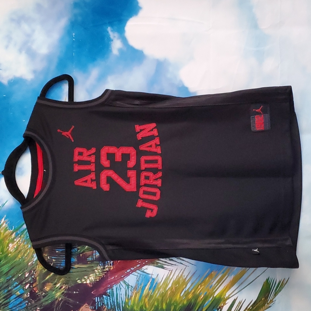 Vintage Air Jordan youth  basketball  jersey fly since 1982 size M ( 10 - 12 Y )
